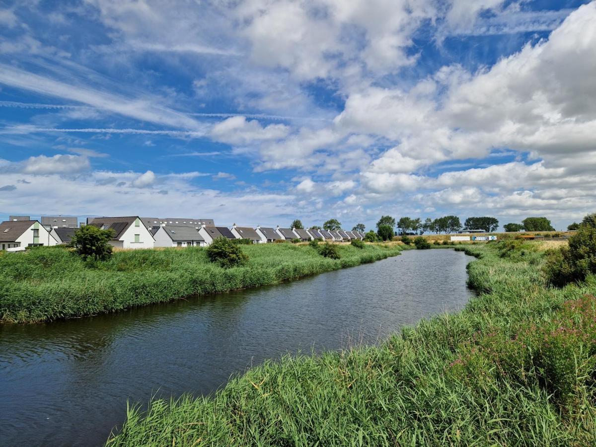 Premium Holidays - Modern Vacation Home In A Vacation Park In ニーウポールト エクステリア 写真