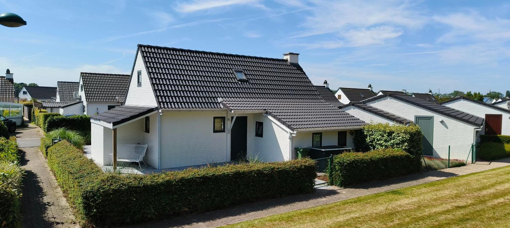 Premium Holidays - Modern Vacation Home In A Vacation Park In ニーウポールト エクステリア 写真